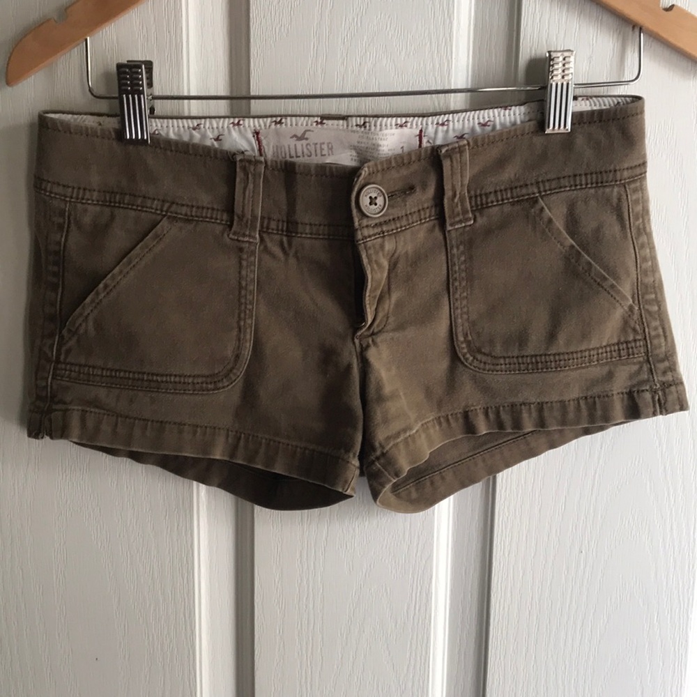 Women’s/ junior Hollister olive green shorts